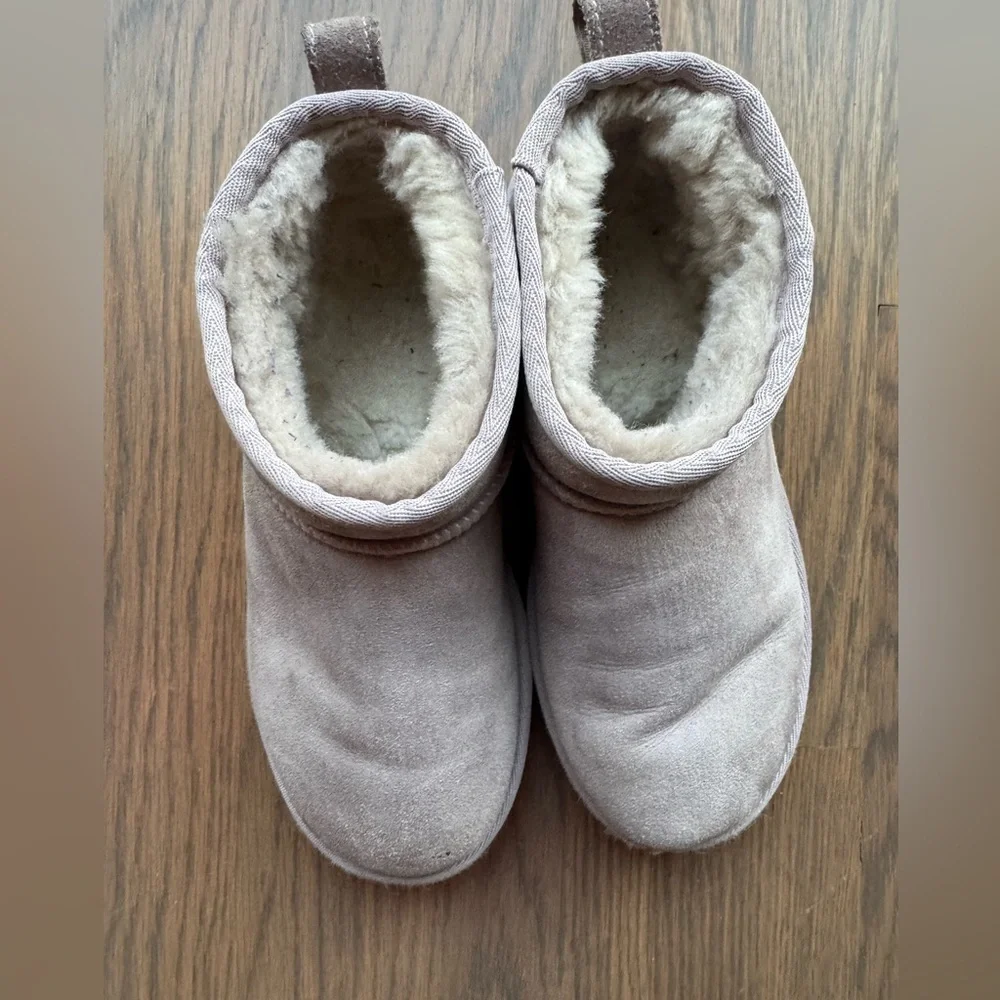 UGG Classic Ultra Mini Boots kids 5 lavender Suede Shearling Cozy Winter Slip-On